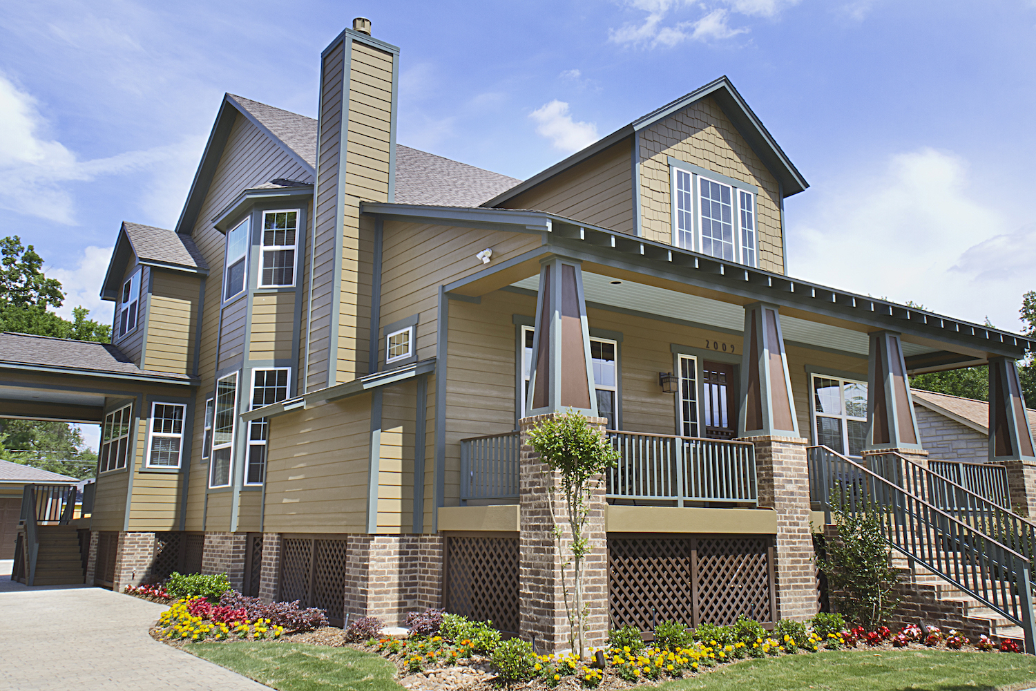 shot27_final_8bit Custom Craftsman Style Home