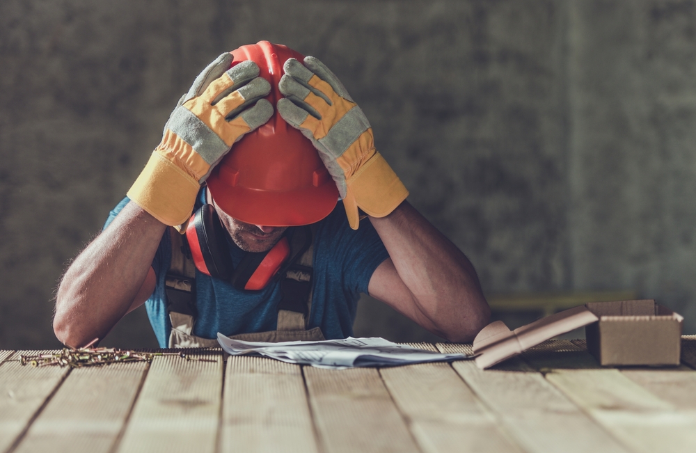 Being Your Own Contractor Vs. Hiring a Custom Home Builder