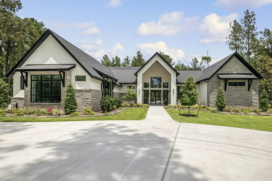 Modern Transistional Style New Home in Crown Ranch of Montgomery, Texas