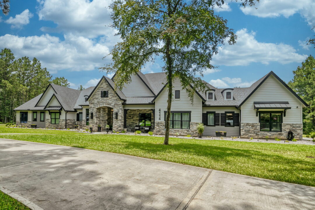 Modern Farmhouse Style New Home in Crown Ranch of Magnolia, Texas