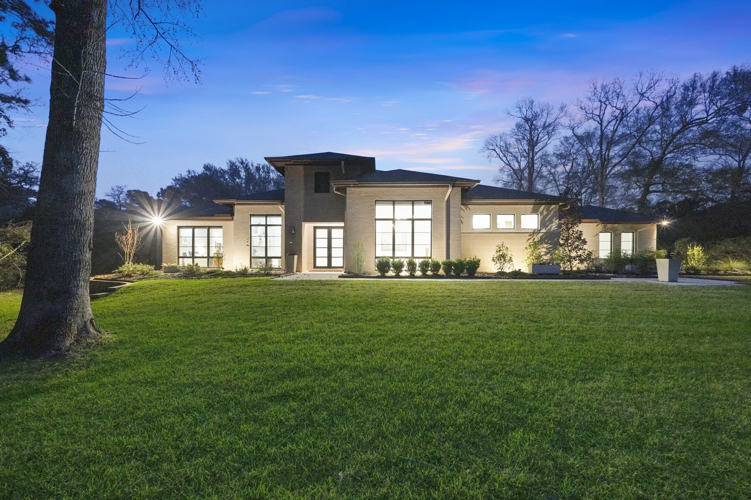 Luxury Custom Home Construction-min